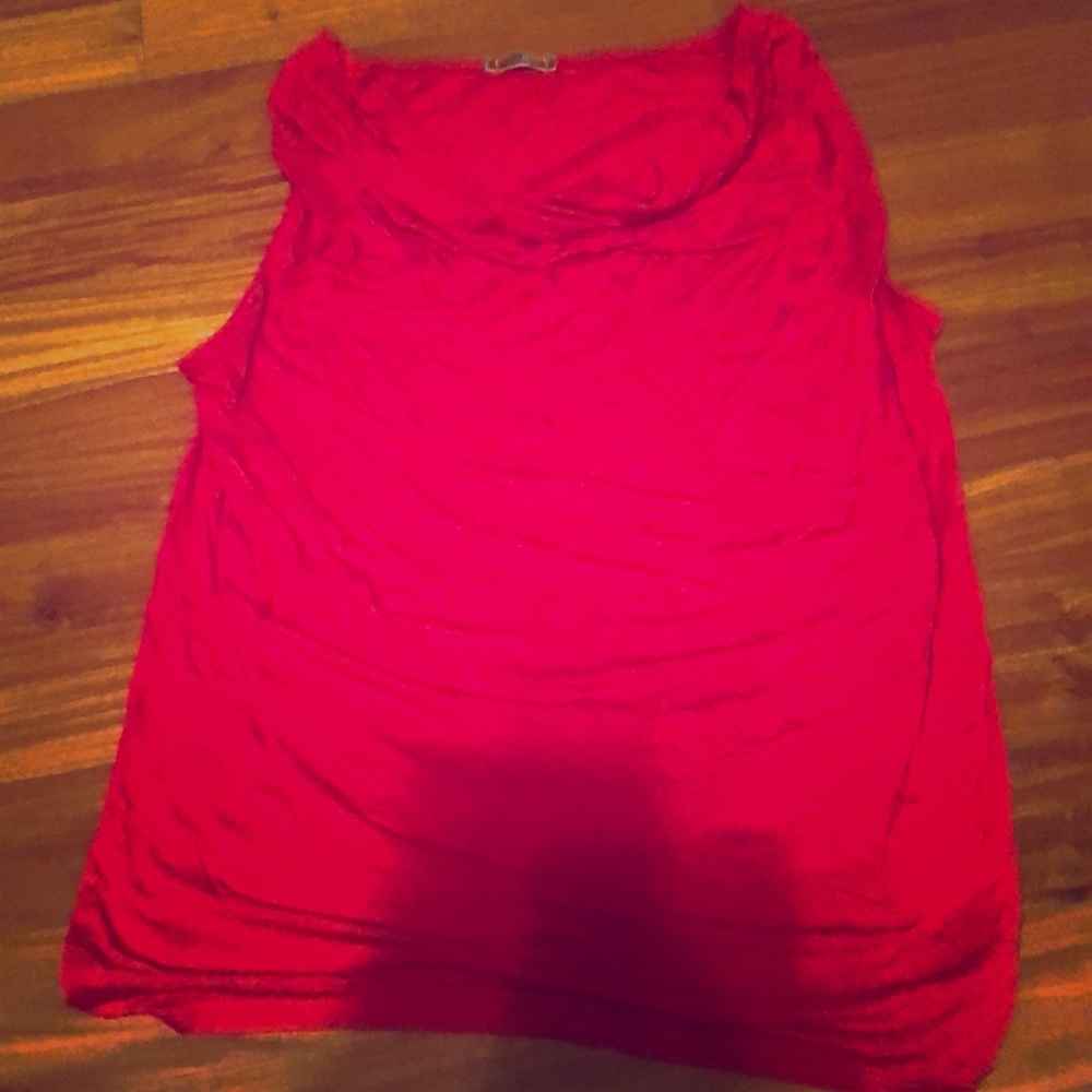 Women’s sleeveless dressy top